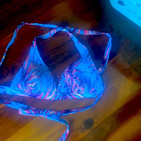 Bathing suit top - Picture 1 of 1